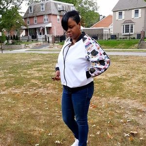 Meet your Posher, Desiree